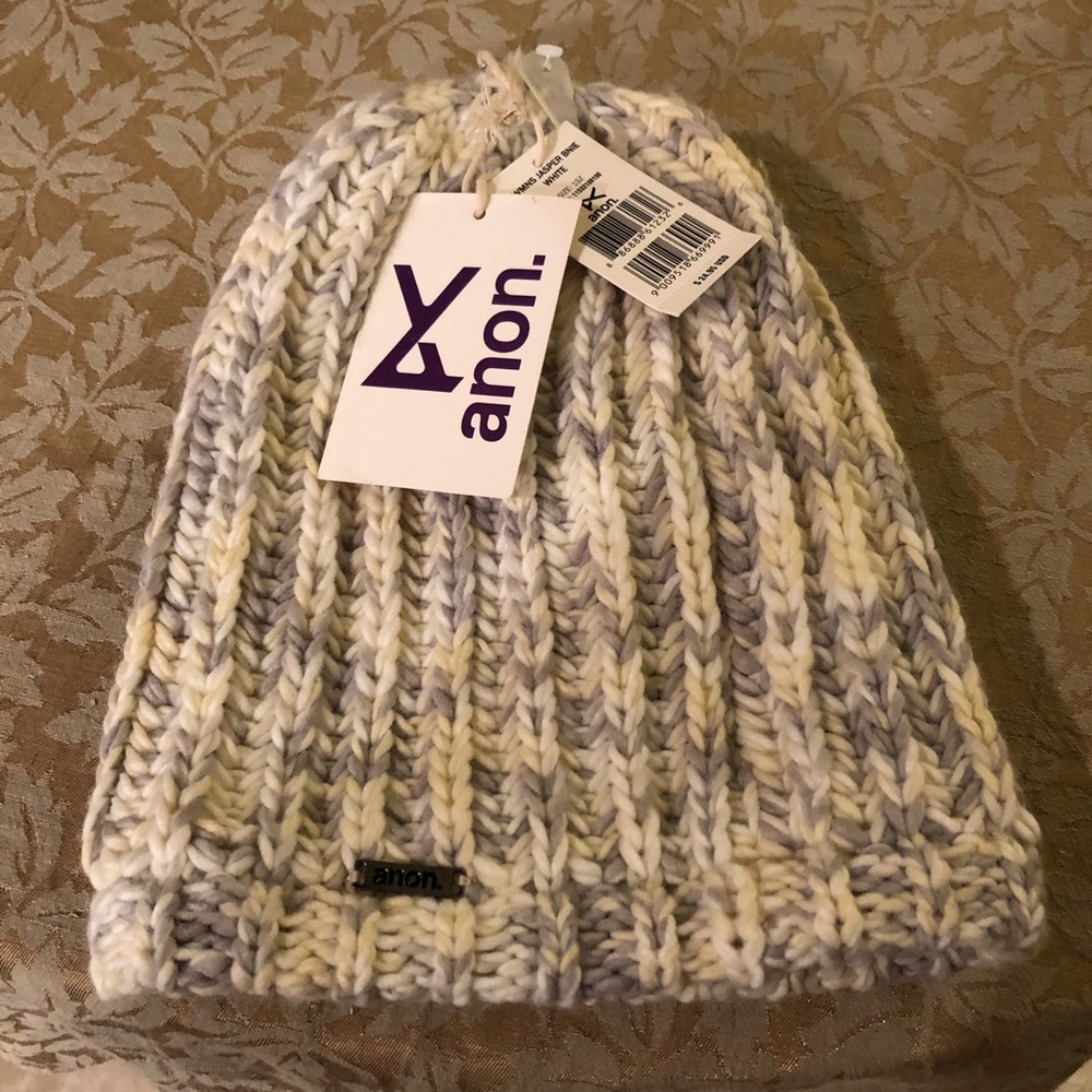 NWT: ANON ski beanie